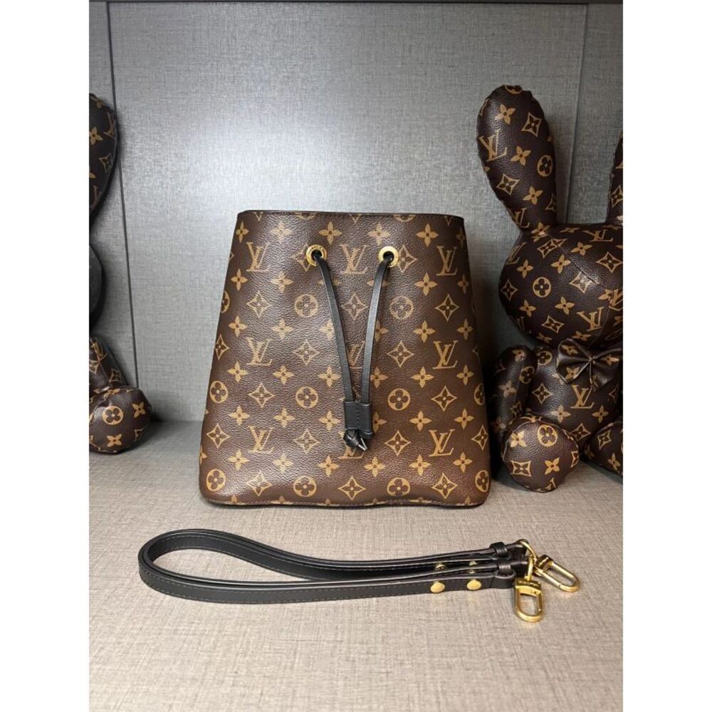 Louis Vuitton Women Pre-Loved Bag Very Good Condition - Picture 2 of 9